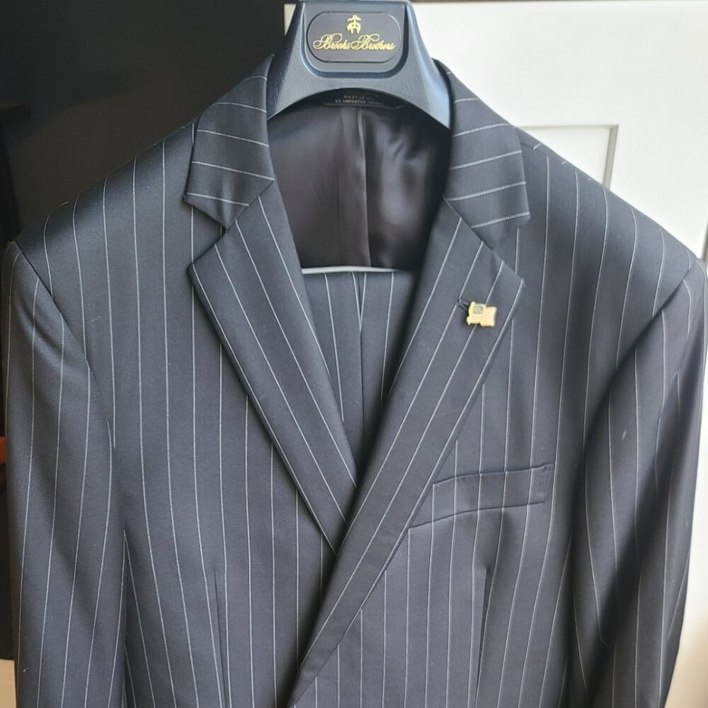 Brooks Brothers Pinstripe 1818 Regent Suit – Black – VBC – 42R